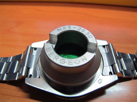 how to open Rolex key